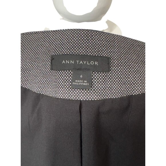Classic Ann Taylor Gray Tailored Jacket | Size: 6 - Picture 8 of 11